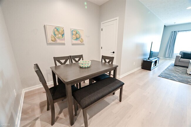 Building Photo - 4 br, 2.5 bath Townhome - 1538 North 14th ...
