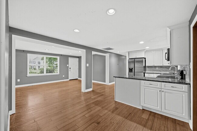 Foto del edificio - 205 Manning Rd E
