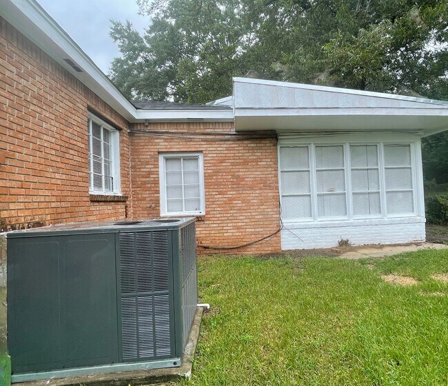 Photo - 1066 Alta Vista Blvd House