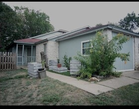Building Photo - 7605 Woodstone Cove