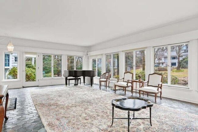 Foto del edificio - 33 Stony Brook Rd