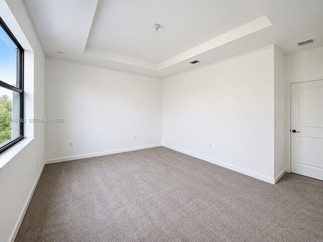 Foto del edificio - 307 NE 208th Terrace