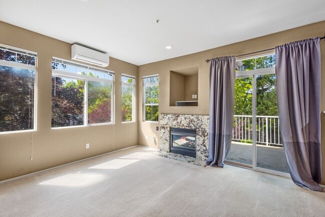 Building Photo - 1Bd/1Ba Sammamish Condo