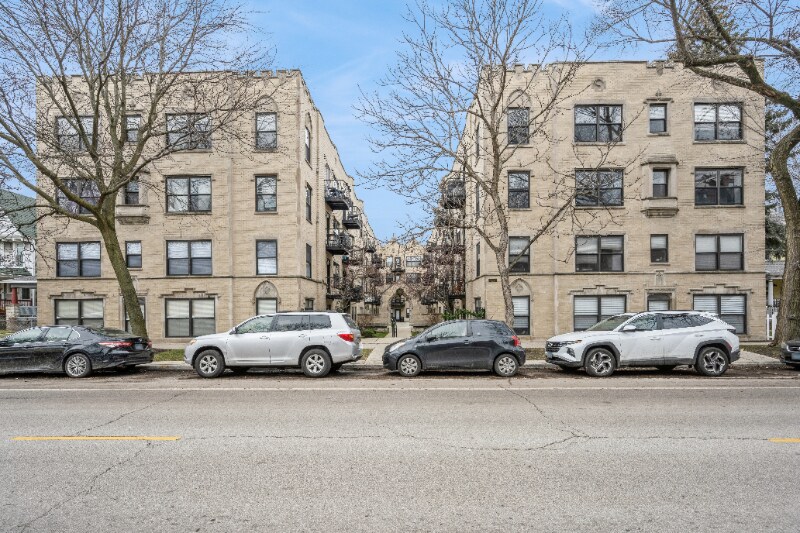 Primary Photo - 4436 N Damen Ave
