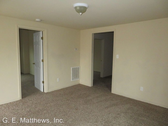 Foto del edificio - 528 W Main St