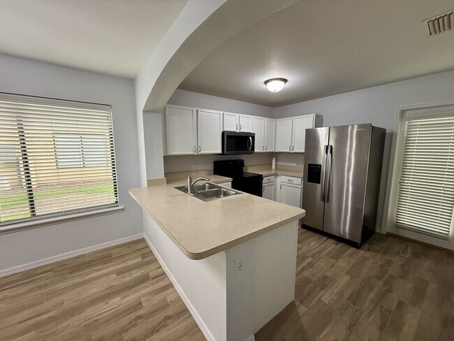 Foto del edificio - 622 Briar Way Ln