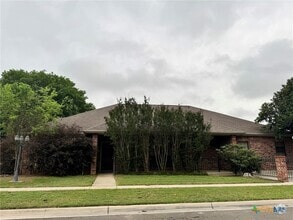 Building Photo - 677 Sagewood Pkwy