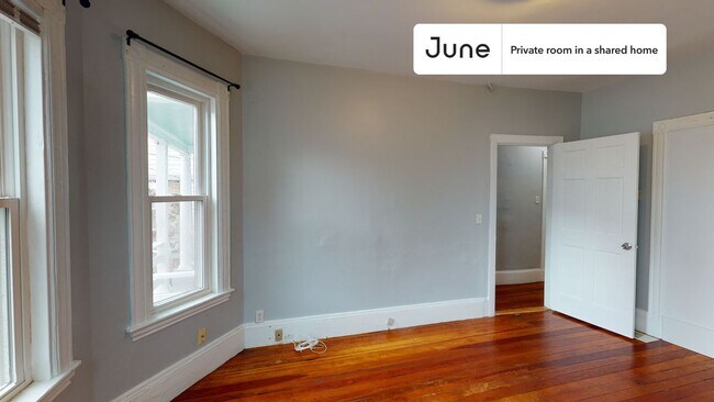 Foto del edificio - Private bedroom in 4 bed/1 bath Home