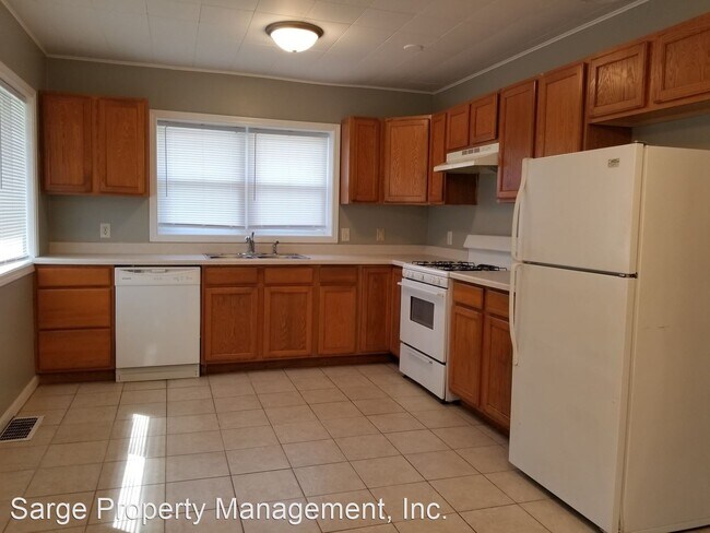 Building Photo - 3 br, 2 bath House - 408 W Association St