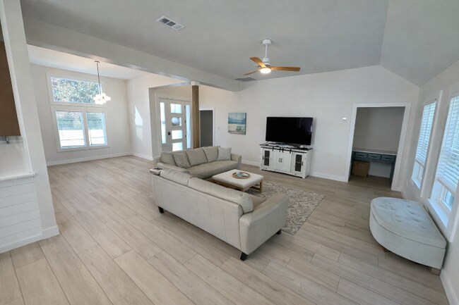 Foto del edificio - 178 Pelican Bay Dr