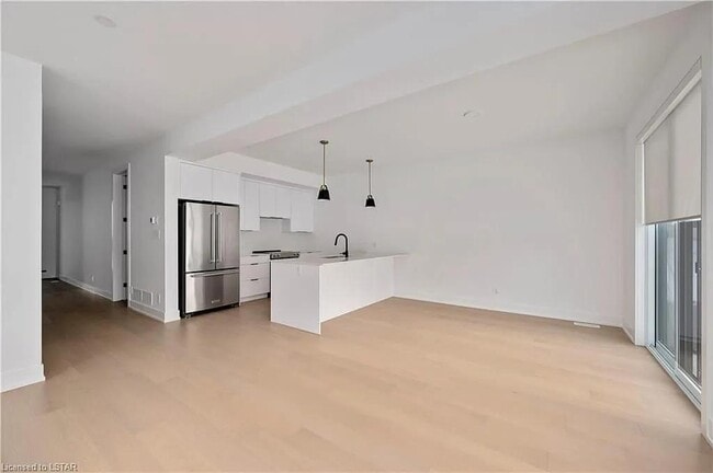 Salon et cuisine - 1965 Upperpoint Gate