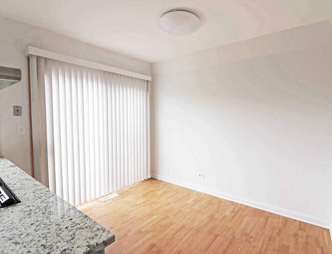 Foto del edificio - 1723 Sessions Walk