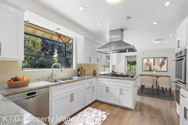 Building Photo - 4 br, 4 bath House - 1250 N Norman Place