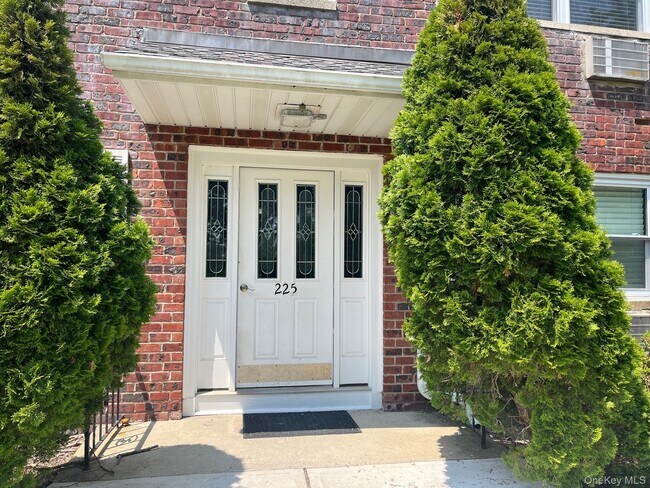 Foto del edificio - 225 N Middletown Rd
