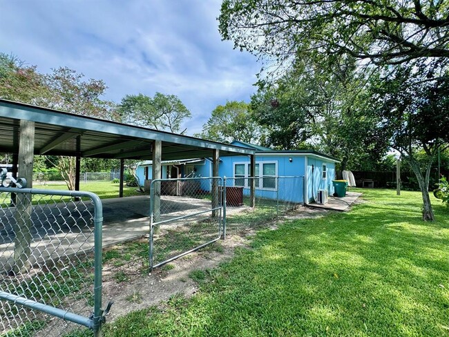 Building Photo - 1937 Red Bluff Rd