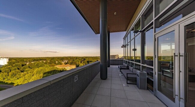 Building Photo - 7370 Montcalm Dr