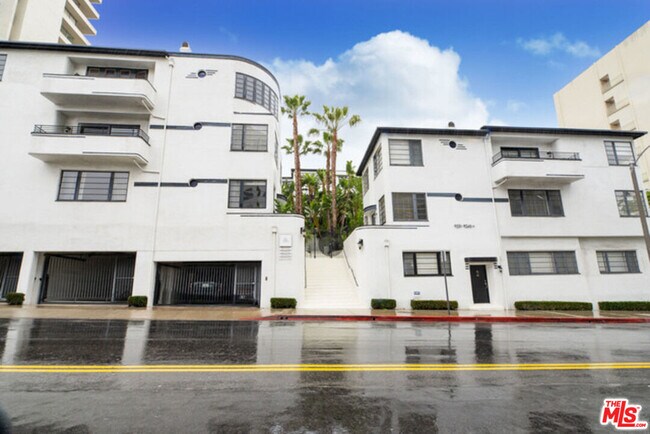 Building Photo - 9237 Doheny Rd