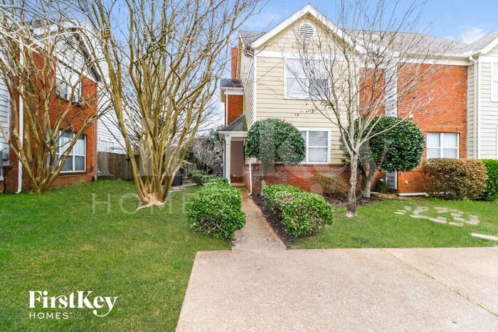 Primary Photo - 700 Walnut Woods Cove S
