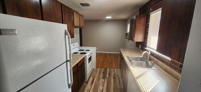 Foto del edificio - 3218 Canterbury Ln