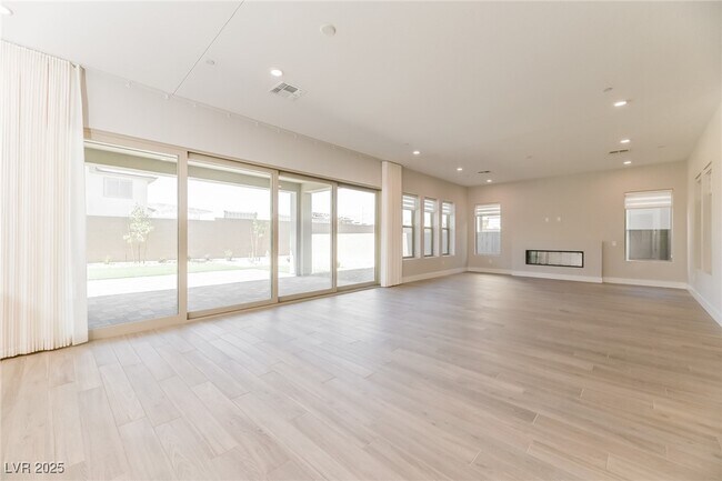 Foto del edificio - 5073 Slatestone St