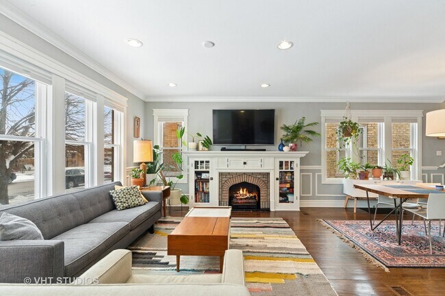 Foto del edificio - 3018 N Kostner Ave