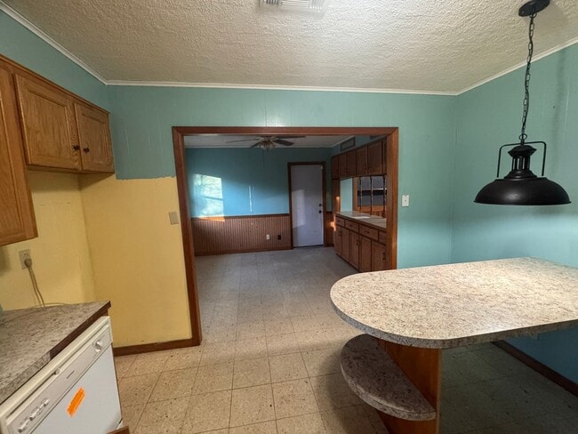 Building Photo - 196 Burney Dr