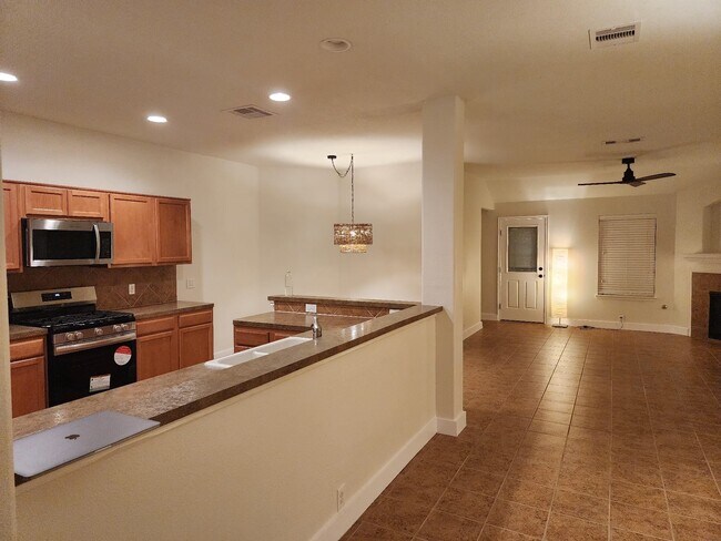 Foto del edificio - 4519 Woodspring Glen Ln