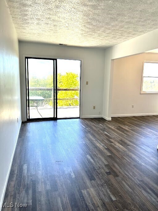 Foto del edificio - 623 Lovers Ln