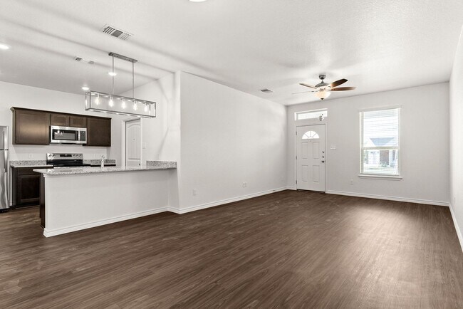 Foto del edificio - 5300 Rose Gdn Lp