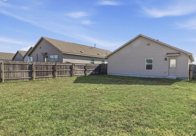 Foto del edificio - "Charming 3-Bedroom San Antonio Home with Granite Finishes - 11914 Pewee"