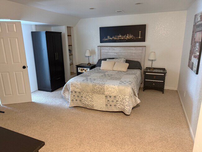 Foto del edificio - 6373 Ponderosa Way