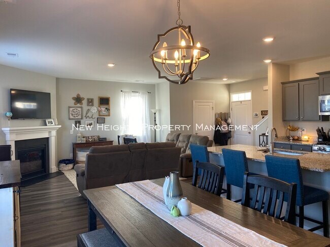 Building Photo - 106 Sarcoxie Rd