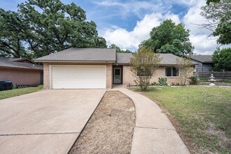 Building Photo - 501 Calhoun Dr
