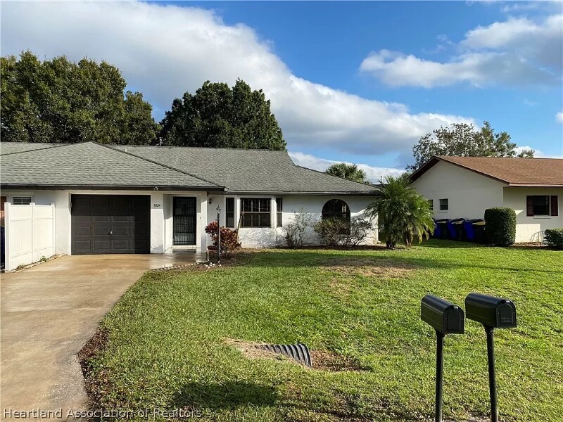 3924 Vilabella Dr, Sebring, FL 33872 Townhome Rentals in Sebring FL