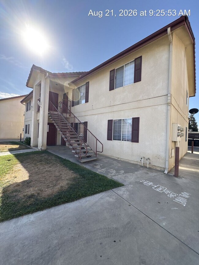 Building Photo - 3733-3739 W Myrtle Ct