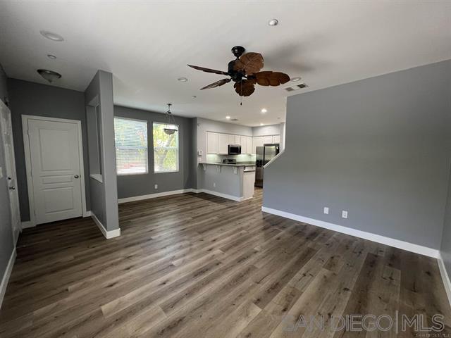 Foto del edificio - 4300 Newton Ave
