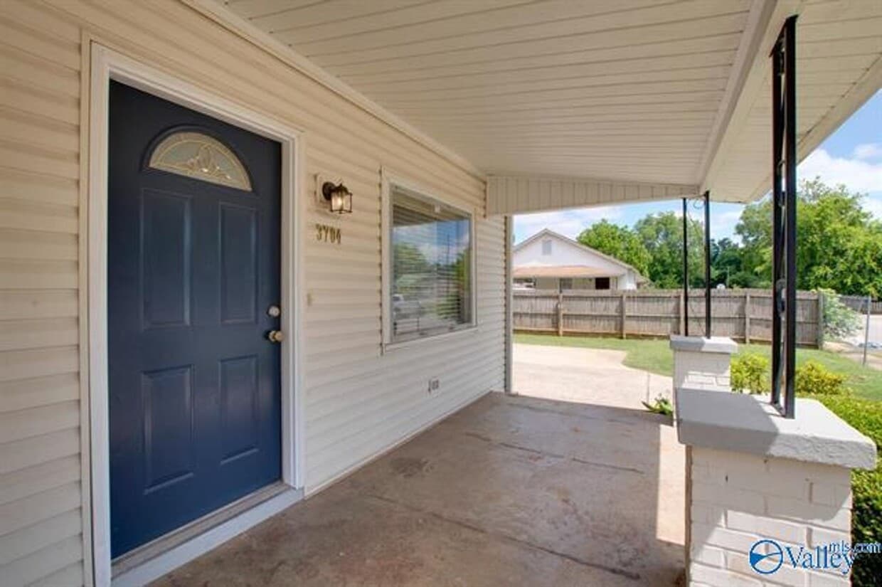 Primary Photo - Cute 1 Bedroom 1 Bath House