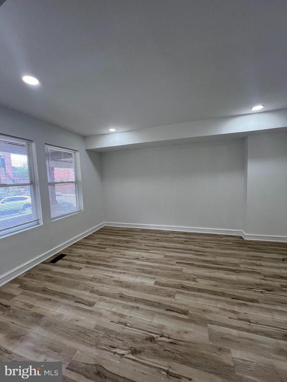 Foto del edificio - 4321 Sheldon Ave
