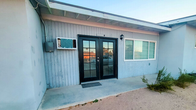 Building Photo - 5527 Baileya Ave