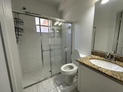 Foto del edificio - 140 Baldwin Blvd