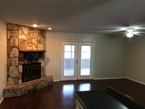 Building Photo - 901 Malibu Dr