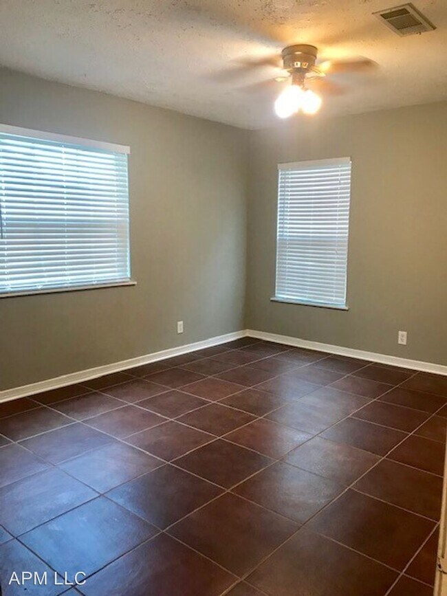 Foto del edificio - 3 br, 2 bath House - 1015 Spencer Avenue