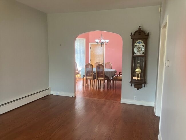 Foto del edificio - 819 Ferdinand Ave