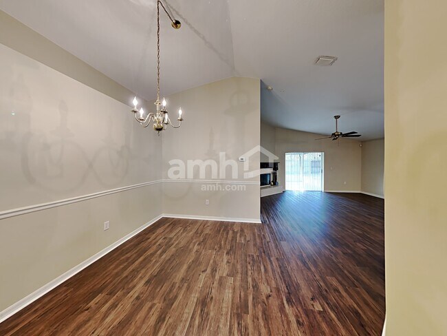 Foto del edificio - 24254 Branchwood Court