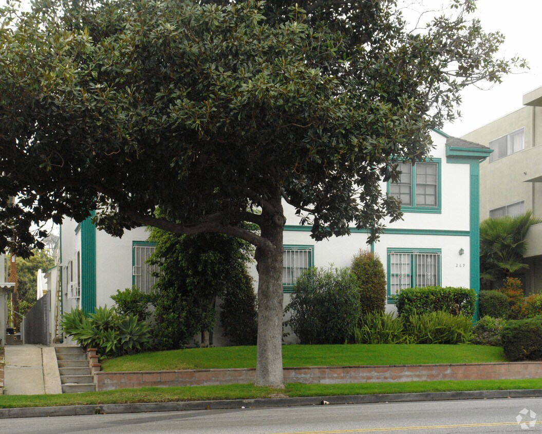 Building Photo - 269 S Doheny Dr