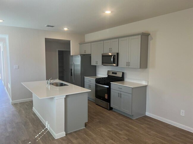 Building Photo - 112 Raymondville Path