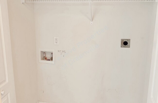 Building Photo - 316 Pelham St