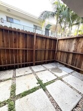 Building Photo - 2727-2741 Abbot Kinney Blvd