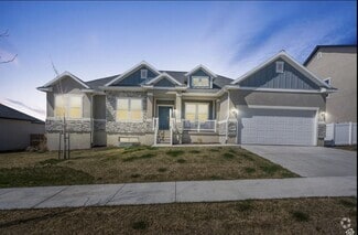 Building Photo - 457 N Woodland Rd