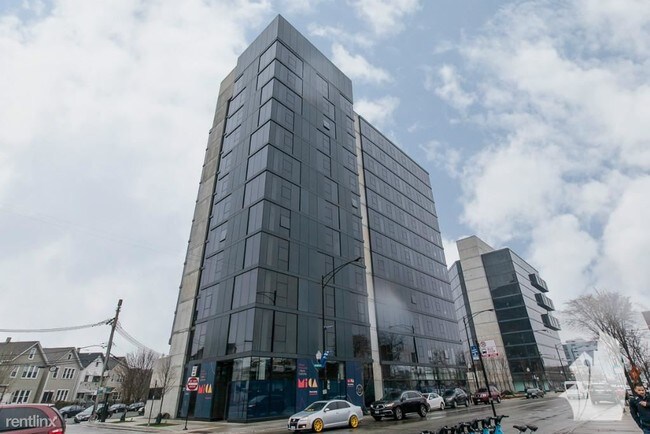 Foto del edificio - 2 br, 1 bath Condo - 2733 W Belden Ave # 2